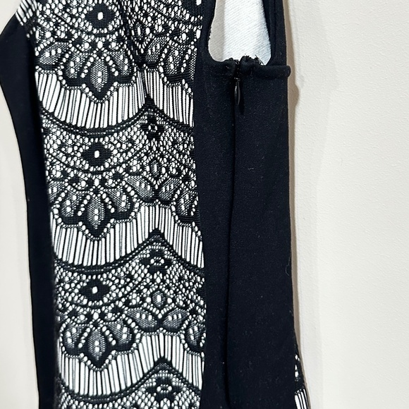 Semi Formal Lace Dress Size M - Picture 8 of 8